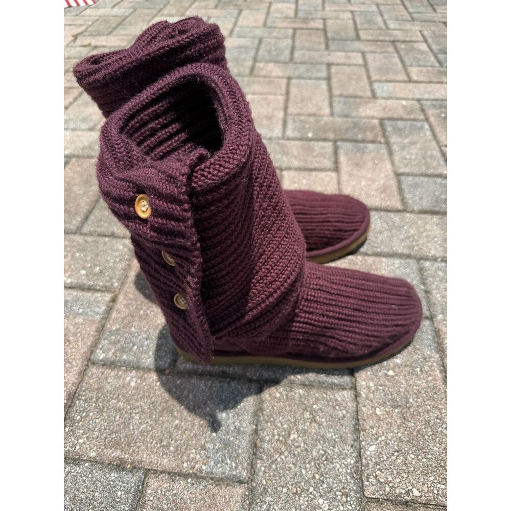 UGG Women’s Classic Cardy Foldover Boot Size 10